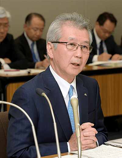 企業倫理等委員会の設置を発表する勝野電事連会長