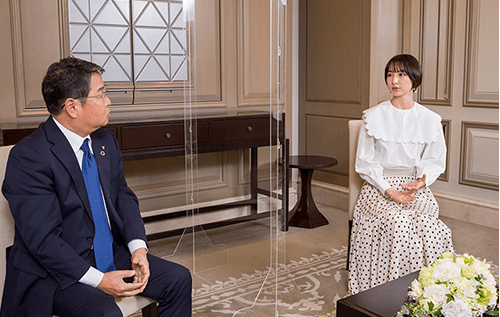 篠田麻里子さんと池辺会長